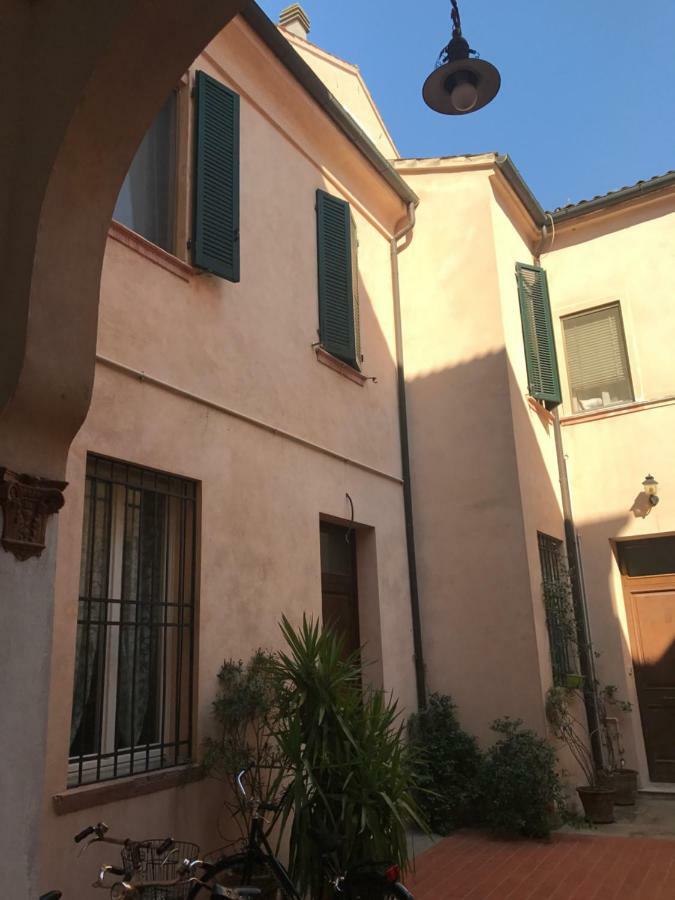 Elena Apartment Ferrara Bagian luar foto
